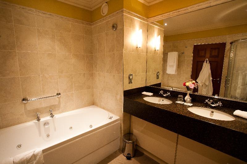 Lake Lodge Guesthouse Килларни Экстерьер фото